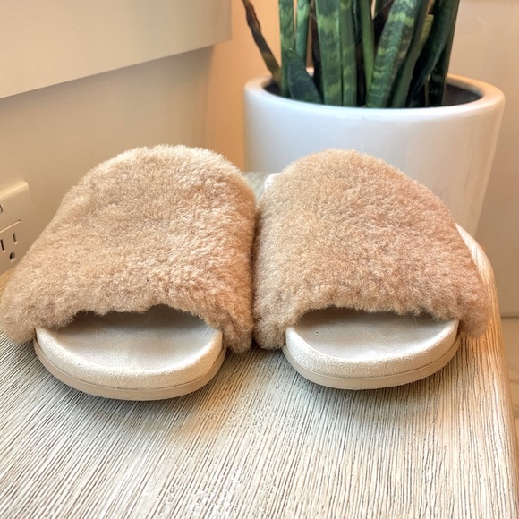 Jenni Kayne Shearling Slide Sandals - Picture 5 of 6